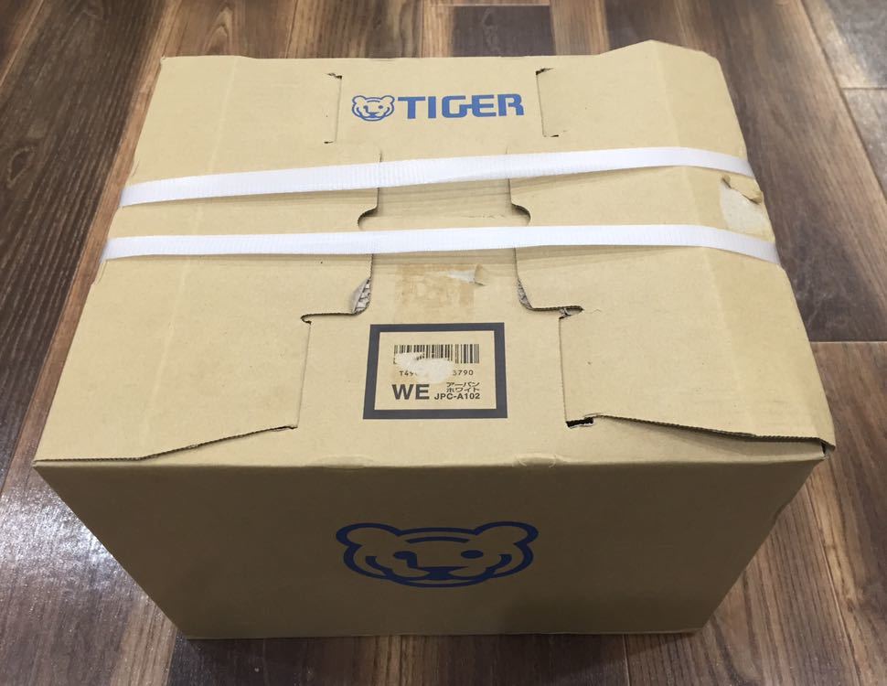 Nồi cơm Tiger JPC-A102 mới nguyên hộp