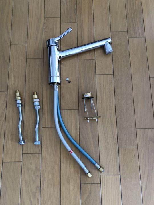 Tổng quan vòi rửa bát Toto TKS05303J