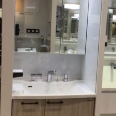 Tủ gương nội địa