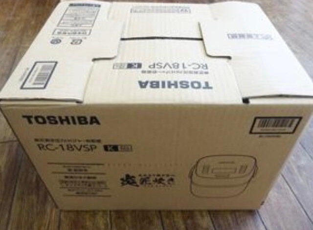 Nồi cơm Toshiba RC-18VSP mới nguyên hộp