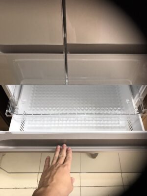 Hình ảnh thực tế ngăn đông tủ lạnh Hitachi R-HW60N