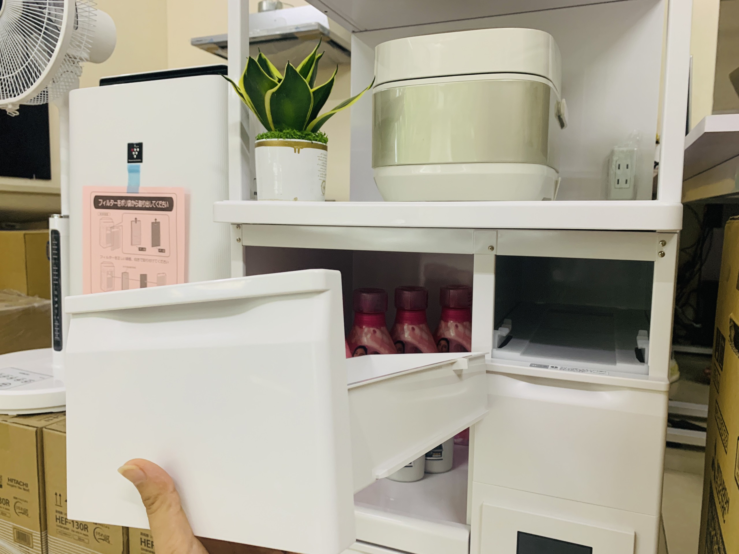 Dễ dàng tháo và vệ sinh tủ đựng gạo Fine Kitchen SK-306W