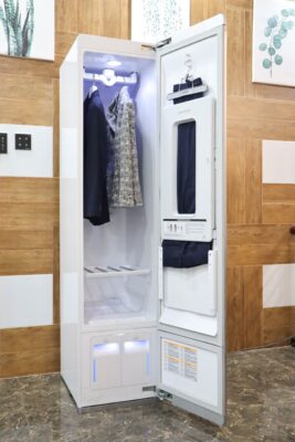Hình ảnh thực treo đồ trong tủ giặt hấp sấy LG Styler S3WF -1