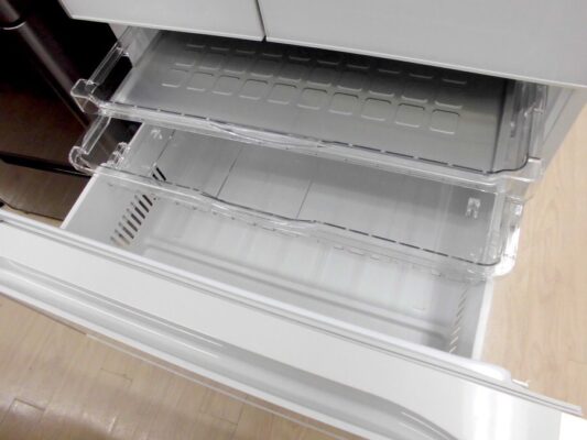 Hình ảnh thực tế ngăn đông tủ lạnh Hitachi R-HX60N