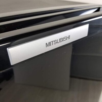 Hình ảnh thực tế thương hiệu trên tủ lạnh Mitsubishi MR-P15F-H