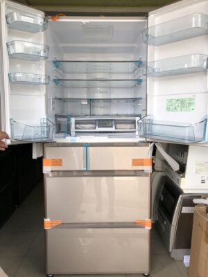Hình ảnh thực tế ngăn mát tủ lạnh Hitachi R-HX52N-X màu vàng cát