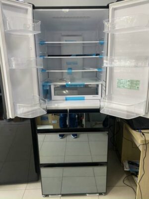 Tủ lạnh Hiatchi R-KX57N mặt đen gương 1