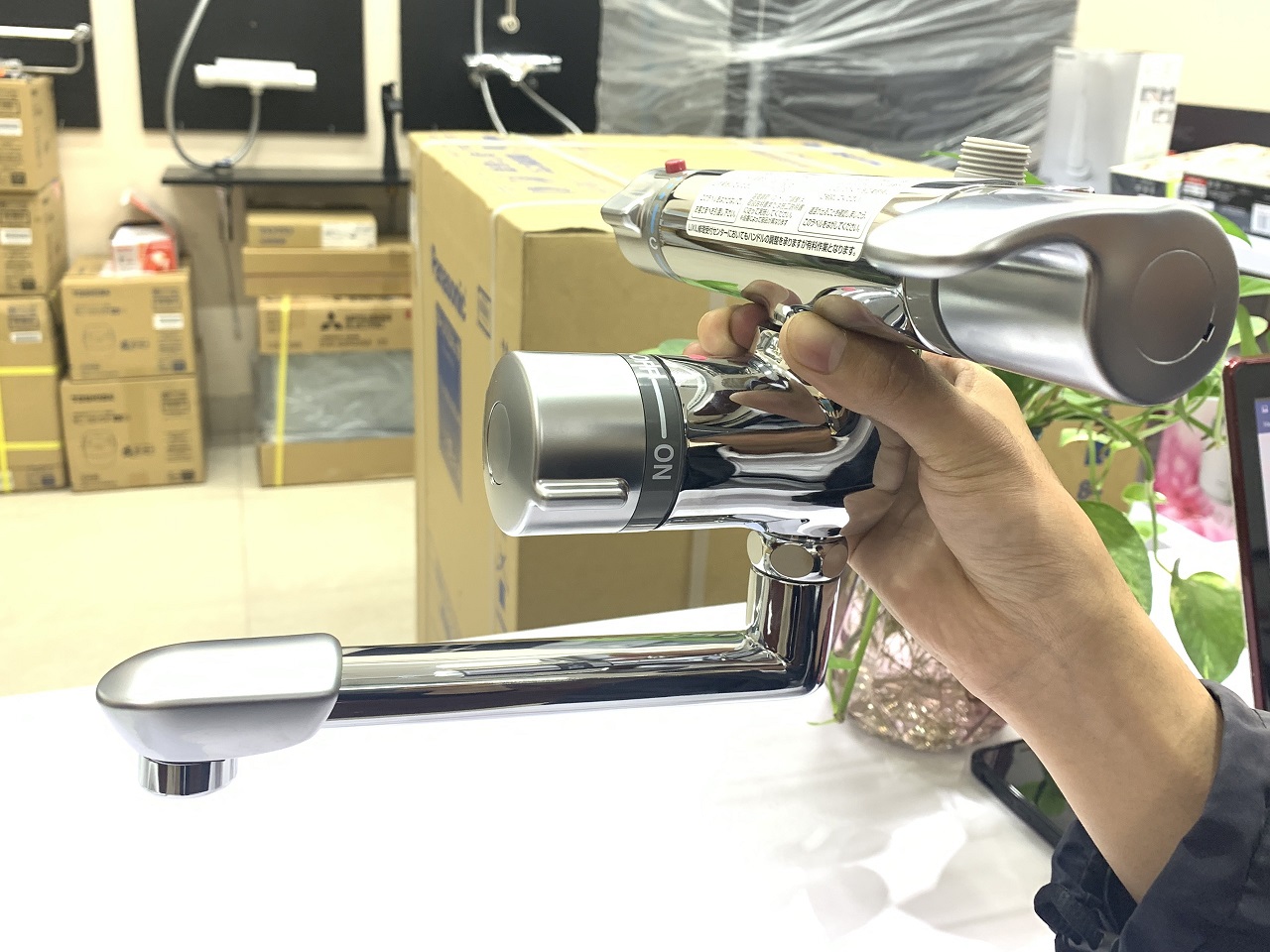 Hình ảnh củ sen tắm LIXIL INAX BF-7140TSD