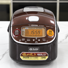 Nồi cơm Zojirushi NP-RLQ05